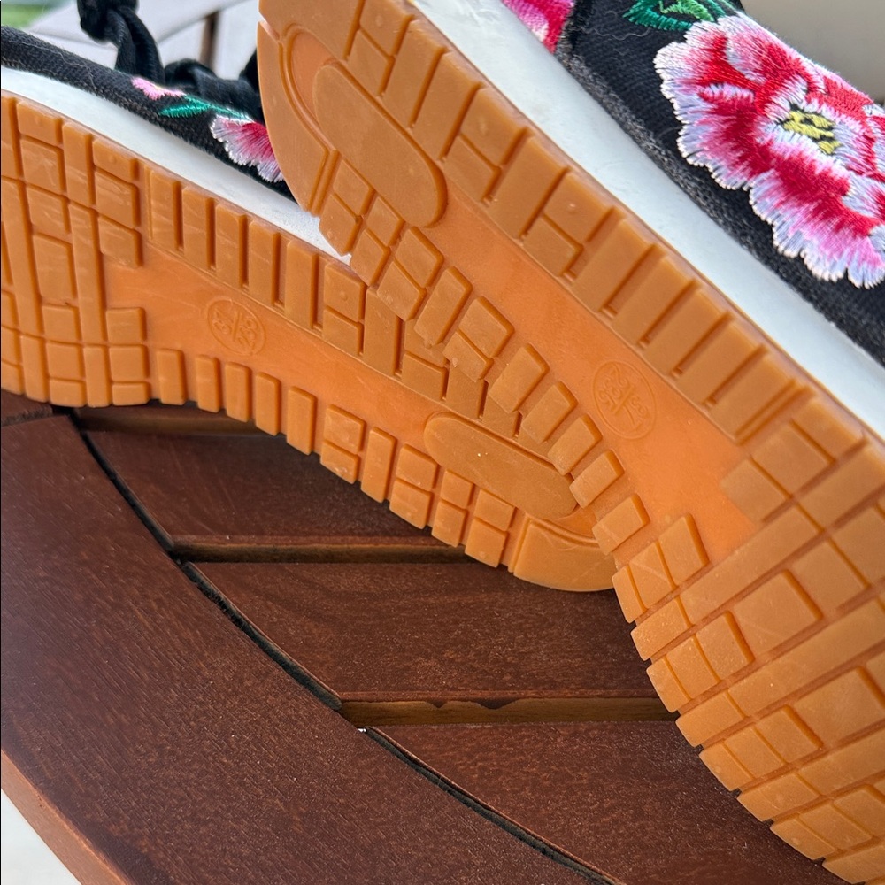 Flower Asian sneakers.. - Picture 2 of 3